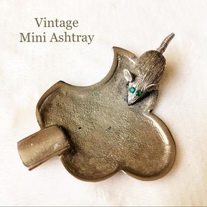 Rare Mini Accessory Hand-Mini-Ashtray with mouse